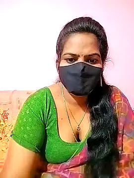 Snapshot of melina214 chatting on February 2025 03:44:01 AM melina214 online show from February 2025 03:44:01 AM