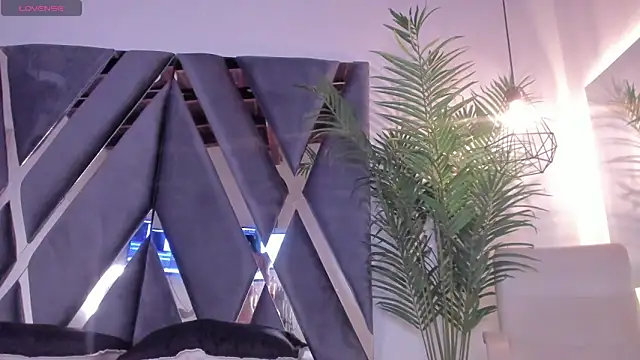 pamela-wells online show from March 2025 03:14:02 PM