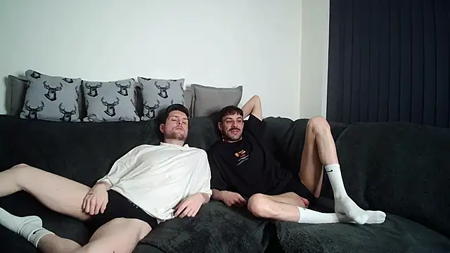 Snapshot of twotwinkhusbandss chatting on February 2026 07:29:01 PM twotwinkhusbandss online show from February 2026 07:29:01 PM