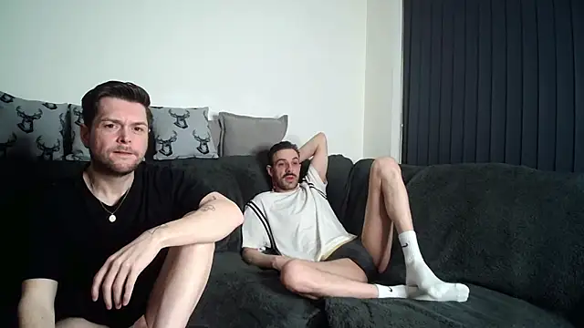 Snapshot of twotwinkhusbandss chatting on February 2026 09:40:02 PM twotwinkhusbandss online show from February 2026 09:40:02 PM