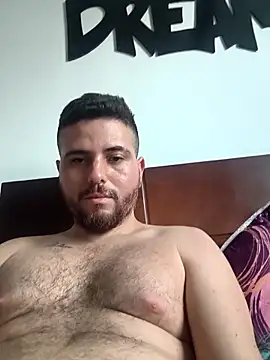 Snapshot of bearblonde1 chatting on February 2026 07:44:02 PM bearblonde1 online show from February 2026 07:44:02 PM