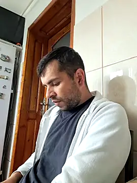 hornny1995 online show from September 2025 12:43:02 PM