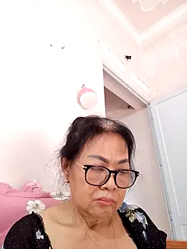 Hotestlove online show from May 2026 05:14:02 AM