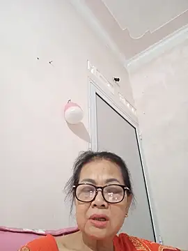 Hotestlove online show from May 2026 10:19:02 AM