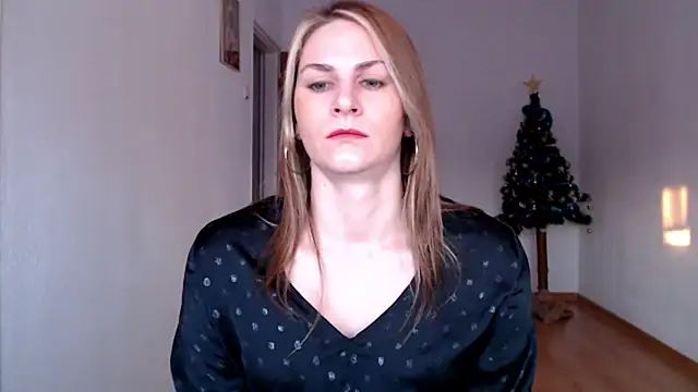 Snapshot of DagmarieFlirt chatting on December 2024 07:15:02 AM DagmarieFlirt online show from December 2024 07:15:02 AM