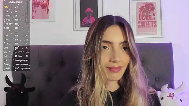 Snapshot of IsadoraGalle_ chatting on March 2026 01:02:01 AM IsadoraGalle online show from March 2026 01:02:01 AM