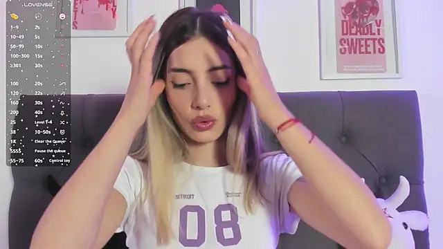 Snapshot of IsadoraGalle_ chatting on March 2026 01:27:01 PM IsadoraGalle online show from March 2026 01:27:01 PM