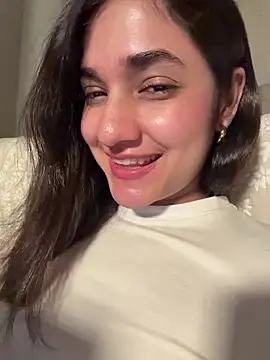 Snapshot of CuteeRose chatting on March 2026 07:03:02 AM CuteeRose online show from March 2026 07:03:02 AM