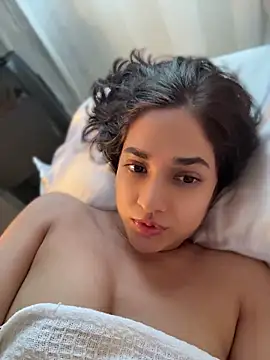 CuteeRose online show from June 2026 04:22:01 PM