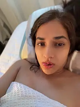 CuteeRose online show from June 2026 07:38:02 PM
