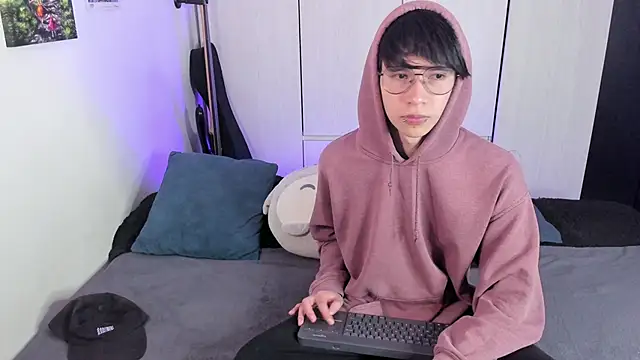 Snapshot of Aventure_Twinks chatting on December 2024 08:58:02 PM Aventure Twinks online show from December 2024 08:58:02 PM