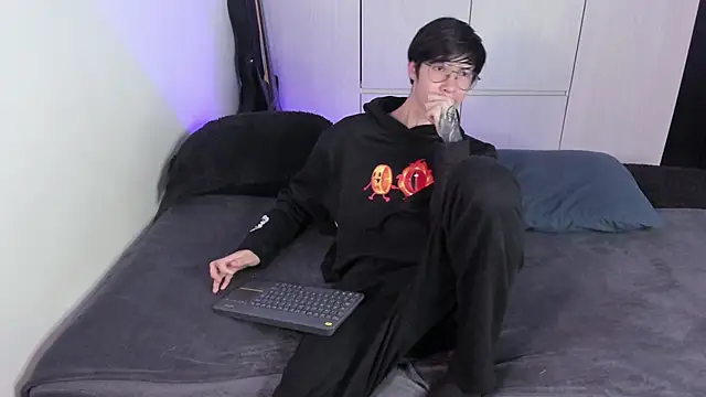 Snapshot of Aventure_Twinks chatting on February 2025 01:15:01 AM Aventure Twinks online show from February 2025 01:15:01 AM