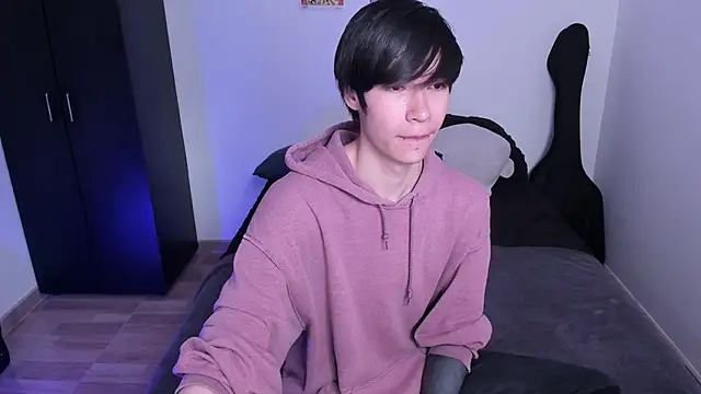 Snapshot of Aventure_Twinks chatting on February 2025 05:11:02 PM Aventure Twinks online show from February 2025 05:11:02 PM