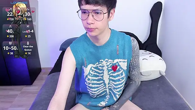 Snapshot of Aventure_Twinks chatting on March 2025 06:16:01 PM Aventure Twinks online show from March 2025 06:16:01 PM