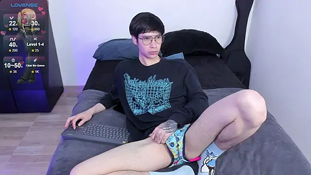 Snapshot of Aventure_Twinks chatting on March 2025 07:09:02 AM Aventure Twinks online show from March 2025 07:09:02 AM