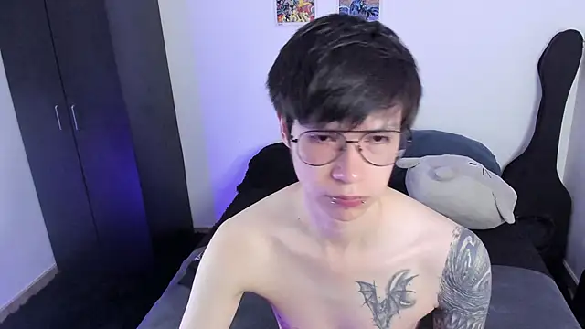 Snapshot of Aventure_Twinks chatting on October 2025 08:09:02 PM Aventure Twinks online show from October 2025 08:09:02 PM