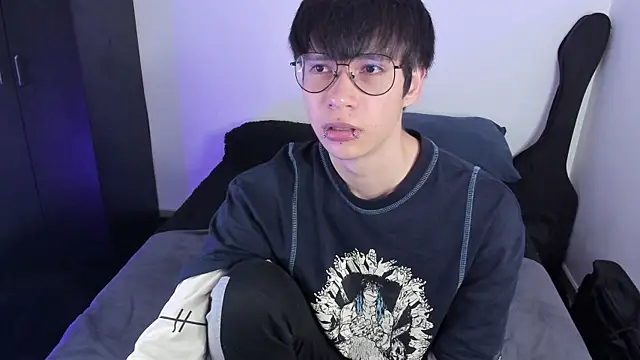 Snapshot of Aventure_Twinks chatting on October 2025 03:23:02 AM Aventure Twinks online show from October 2025 03:23:02 AM