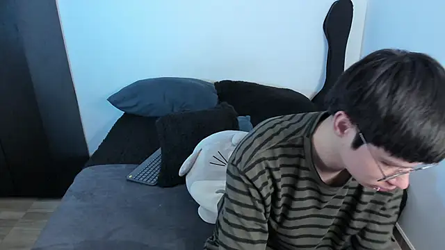 Snapshot of Aventure_Twinks chatting on January 2026 06:53:01 PM Aventure Twinks online show from January 2026 06:53:01 PM