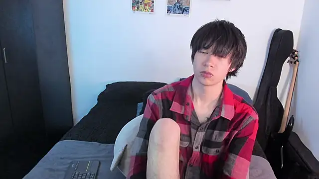 Aventure Twinks online show from May 2026 01:00:01 AM