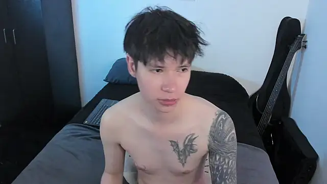 Aventure Twinks online show from June 2026 08:35:01 PM