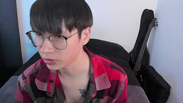 Aventure Twinks online show from June 2026 05:12:01 AM