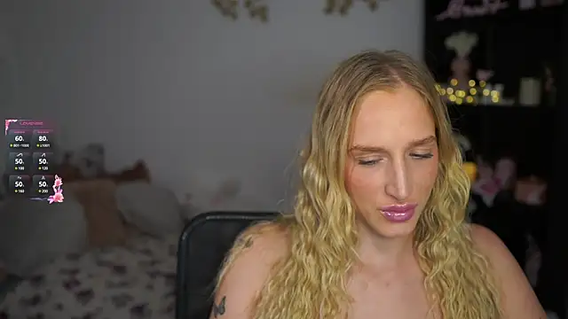 Snapshot of Nicolette__Shea_ chatting on December 2024 02:11:01 PM Nicolette Shea online show from December 2024 02:11:01 PM