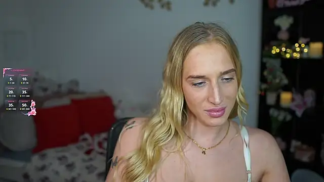 Snapshot of Nicolette__Shea_ chatting on December 2024 04:51:01 PM Nicolette Shea online show from December 2024 04:51:01 PM