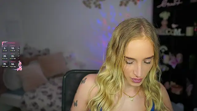 Snapshot of Nicolette__Shea_ chatting on January 2025 01:59:02 PM Nicolette Shea online show from January 2025 01:59:02 PM