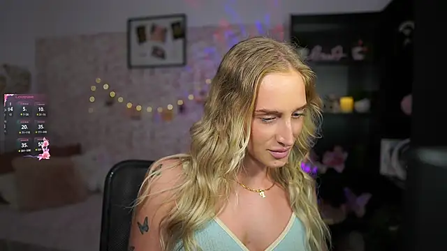 Snapshot of Nicolette__Shea_ chatting on March 2025 05:18:01 PM Nicolette Shea online show from March 2025 05:18:01 PM