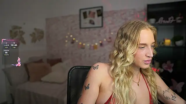 Snapshot of Nicolette__Shea_ chatting on March 2025 05:06:01 PM Nicolette Shea online show from March 2025 05:06:01 PM