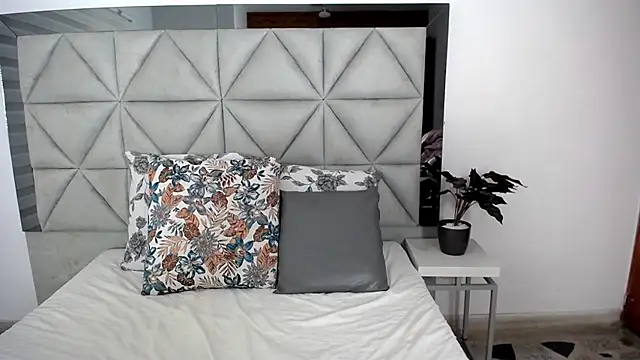 Snapshot of nina_pons chatting on January 2025 12:14:02 AM nina pons online show from January 2025 12:14:02 AM