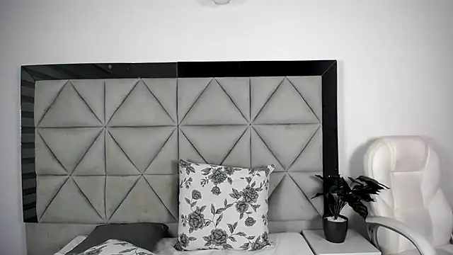 Snapshot of nina_pons chatting on January 2025 12:07:01 AM nina pons online show from January 2025 12:07:01 AM