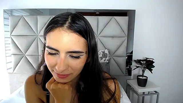 Snapshot of nina_pons chatting on February 2025 08:34:01 PM nina pons online show from February 2025 08:34:01 PM