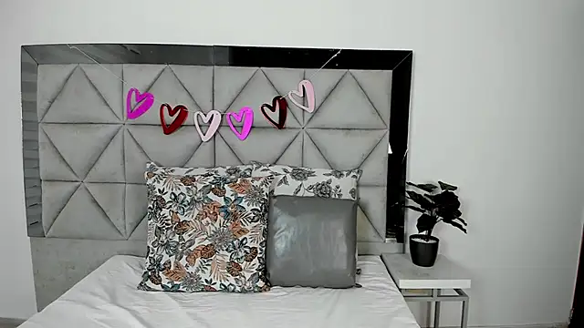 Snapshot of nina_pons chatting on February 2025 09:52:02 PM nina pons online show from February 2025 09:52:02 PM