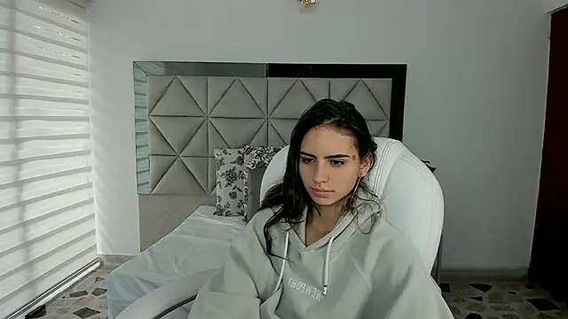 Snapshot of nina_pons chatting on March 2025 09:03:01 PM nina pons online show from March 2025 09:03:01 PM