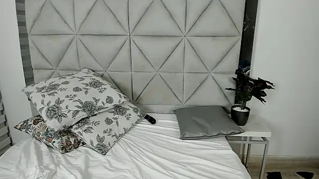 Snapshot of nina_pons chatting on March 2025 01:48:01 AM nina pons online show from March 2025 01:48:01 AM