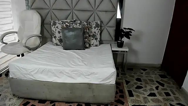 Snapshot of nina_pons chatting on March 2025 08:19:01 PM nina pons online show from March 2025 08:19:01 PM