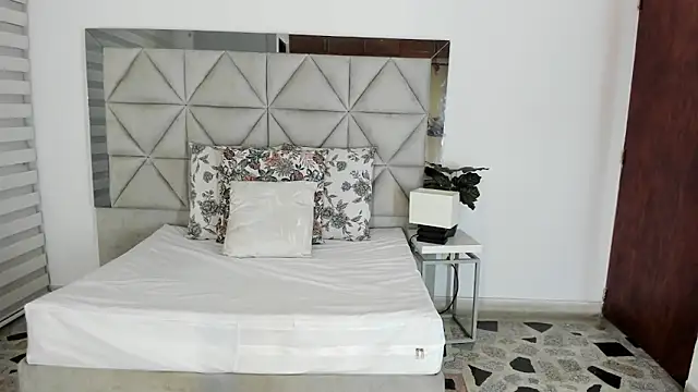 Snapshot of nina_pons chatting on September 2025 11:15:02 PM nina pons online show from September 2025 11:15:02 PM