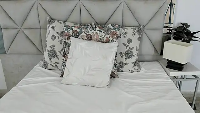 Snapshot of nina_pons chatting on September 2025 09:09:02 PM nina pons online show from September 2025 09:09:02 PM