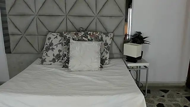 Snapshot of nina_pons chatting on September 2025 11:20:01 PM nina pons online show from September 2025 11:20:01 PM