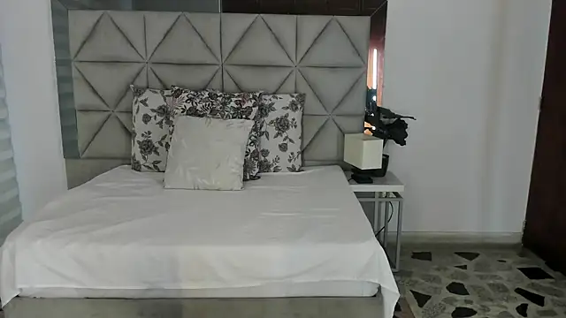 Snapshot of nina_pons chatting on October 2025 08:19:01 PM nina pons online show from October 2025 08:19:01 PM