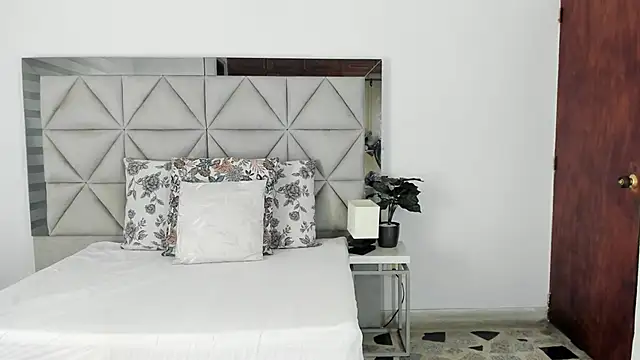 Snapshot of nina_pons chatting on October 2025 10:39:02 PM nina pons online show from October 2025 10:39:02 PM