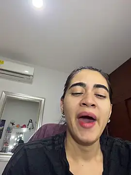 Snapshot of ZarahEvans chatting on February 2026 10:02:02 PM ZarahEvans online show from February 2026 10:02:02 PM