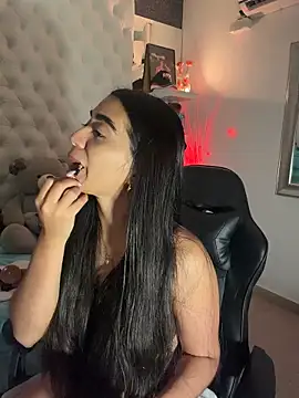 Snapshot of ZarahEvans chatting on February 2026 07:40:01 PM ZarahEvans online show from February 2026 07:40:01 PM