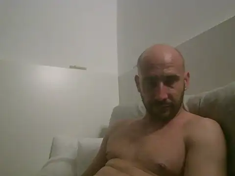 Smileboy698 online show from May 2026 03:03:01 AM