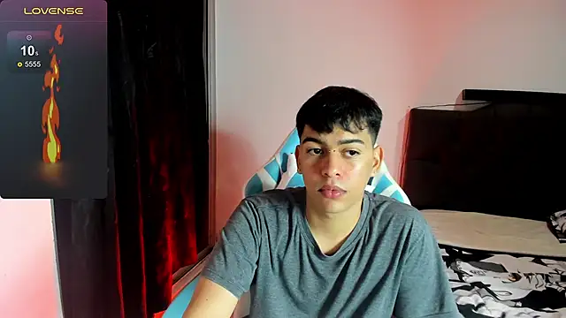 Snapshot of Franco_Rizzo_ chatting on December 2024 10:53:02 PM Franco Rizzo online show from December 2024 10:53:02 PM