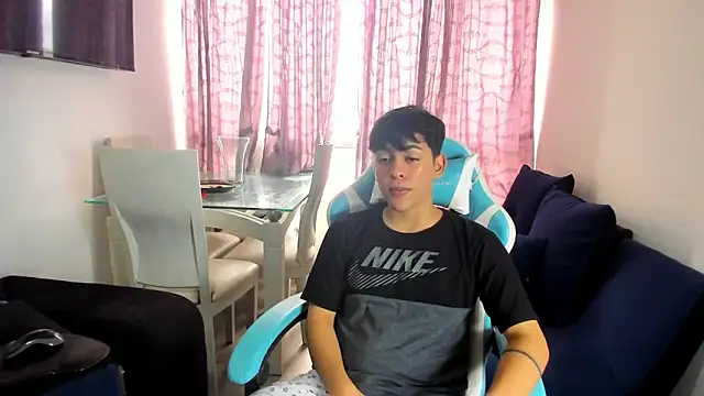 Snapshot of Franco_Rizzo_ chatting on February 2025 07:32:02 PM Franco Rizzo online show from February 2025 07:32:02 PM