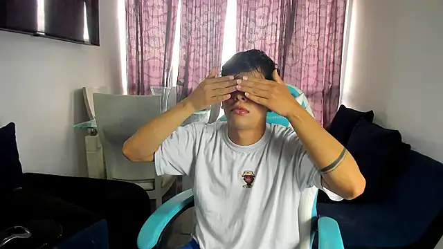 Snapshot of Franco_Rizzo_ chatting on February 2025 09:59:01 PM Franco Rizzo online show from February 2025 09:59:01 PM