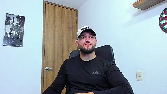 Snapshot of AndrewDiaz chatting on September 2025 06:52:02 AM AndrewDiaz online show from September 2025 06:52:02 AM