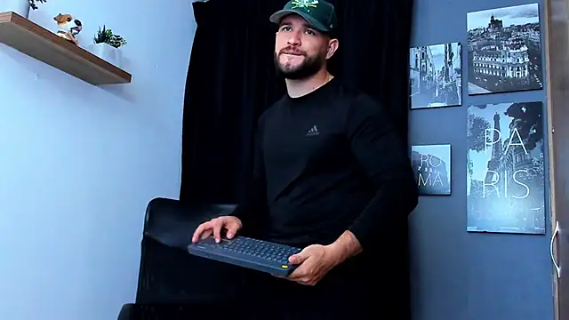 Snapshot of AndrewDiaz chatting on October 2025 11:34:01 PM AndrewDiaz online show from October 2025 11:34:01 PM